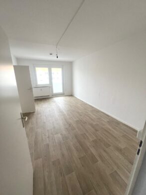 Helle 3-Zimmer-Wohnung mit Balkon in Borna, 04552 Borna (Raupenhain), Wohnung