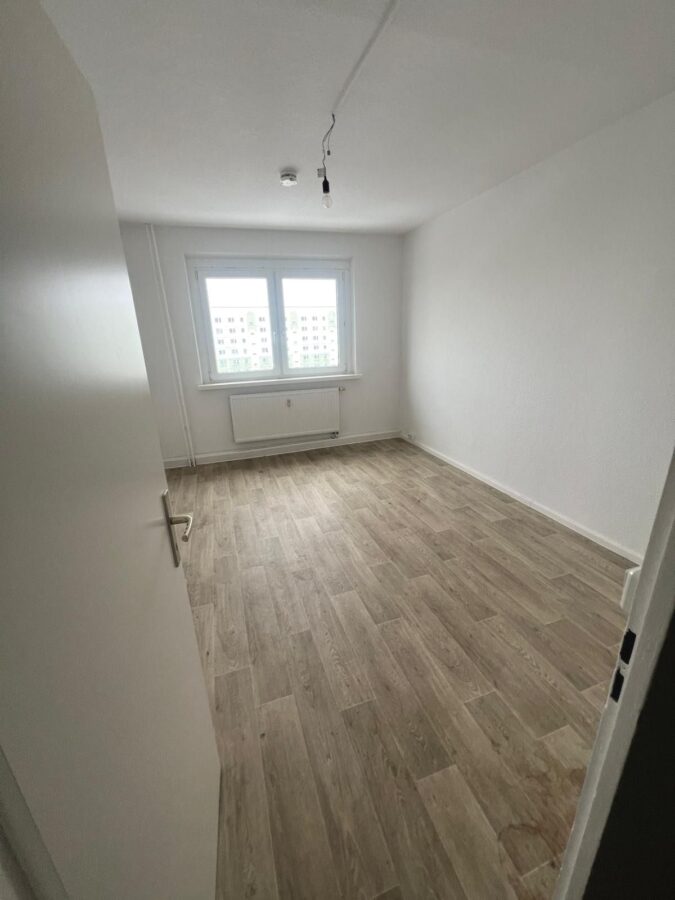 Helle 3-Zimmer-Wohnung mit Balkon in Borna - Foto 1